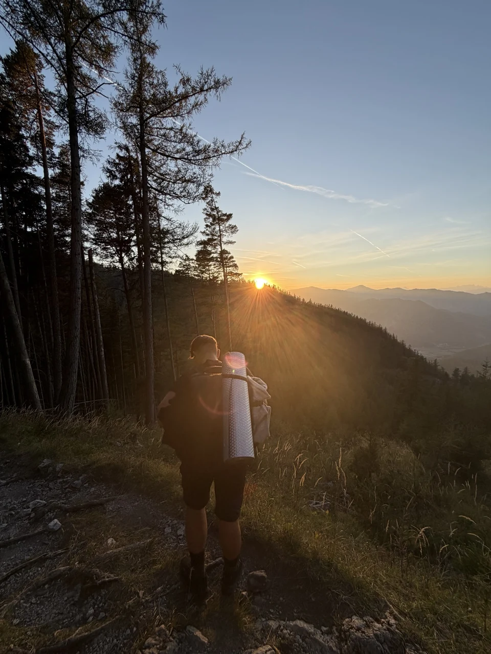 Eigene Wanderaufnahme: unterwegs im goldenen Sonnenlicht