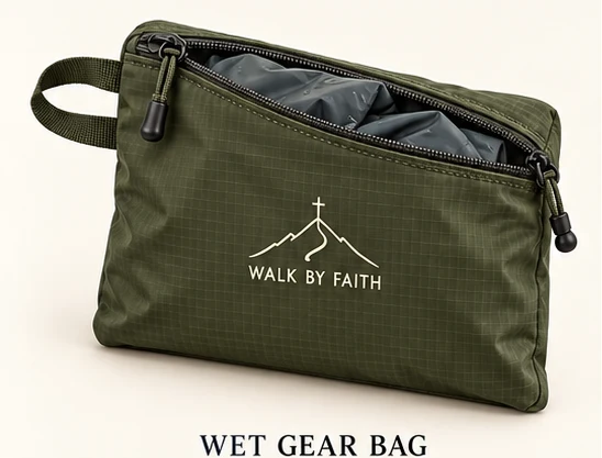 WALK BY FAITH Wet Gear Bag in Olivgrün